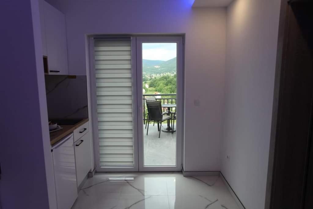 Apartmani Venecia Prozor エクステリア 写真