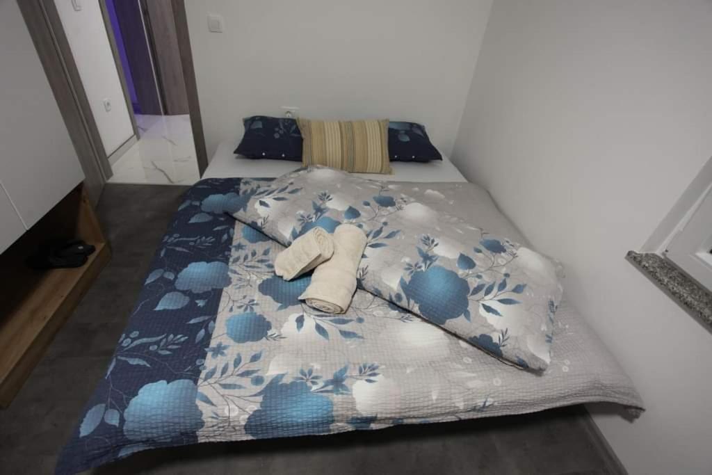 Apartmani Venecia Prozor エクステリア 写真